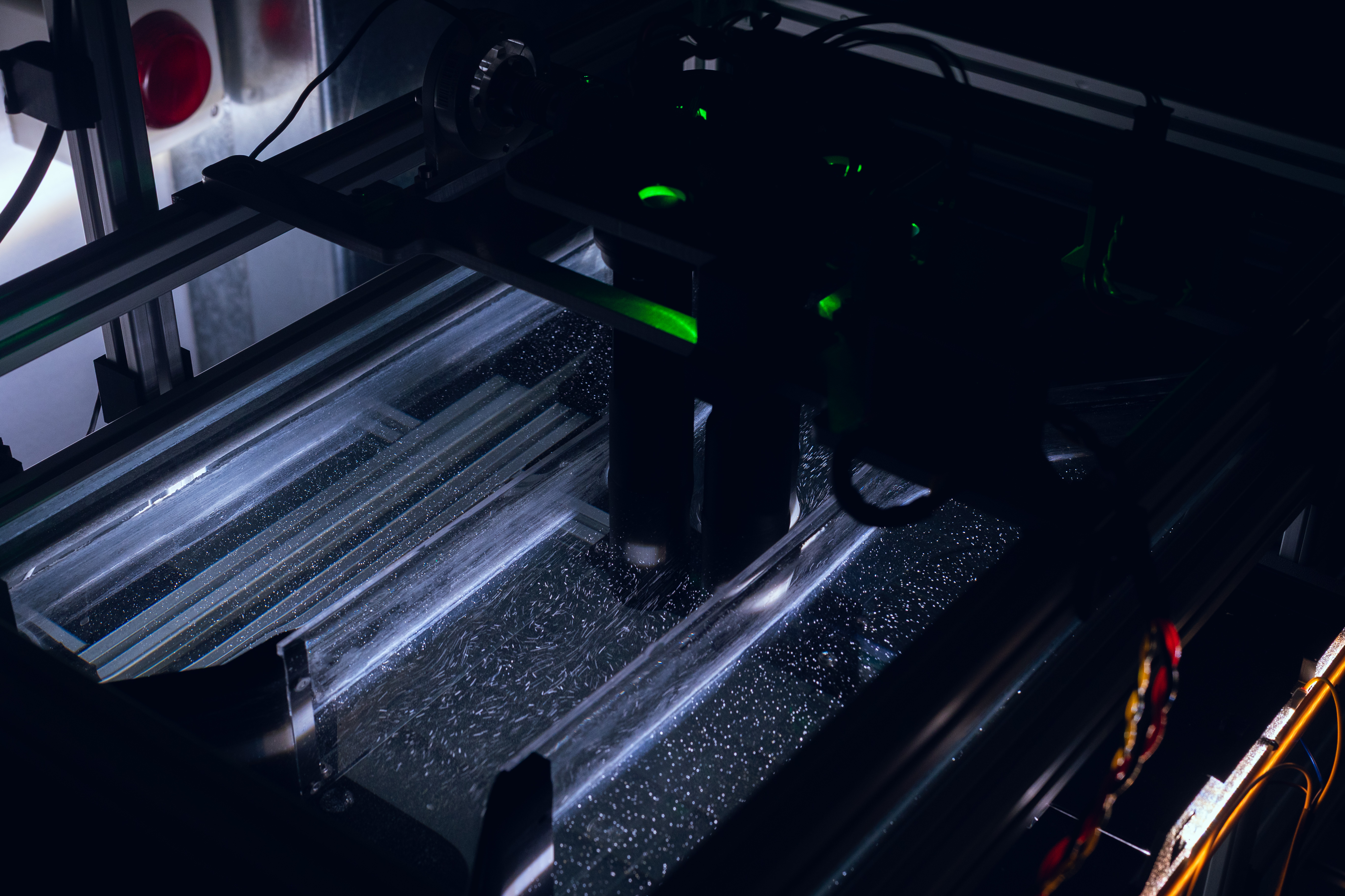 V1 test section with green laser sheet and seeding particles