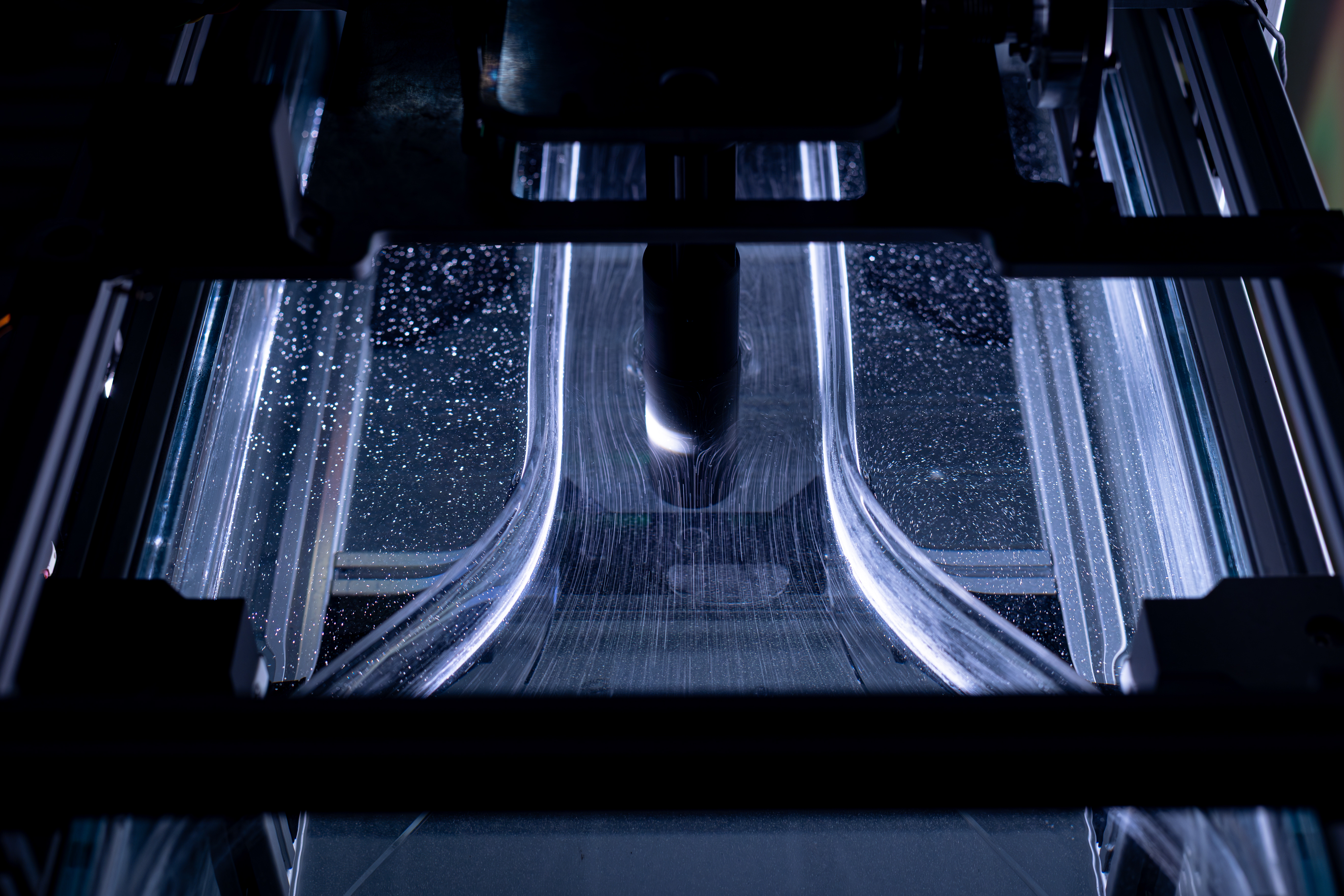 V1 test section close-up showing flow around a cylinder